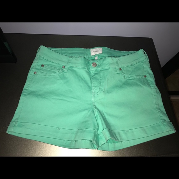 Colorful shorts - Picture 1 of 1